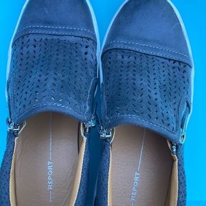 Report Alexa Sneakers